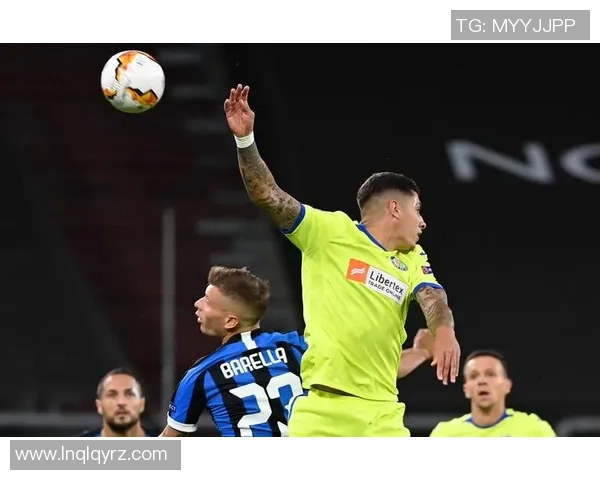 韦拉与墨美洲的激烈对决揭示足球战术与团队合作的精彩瞬间